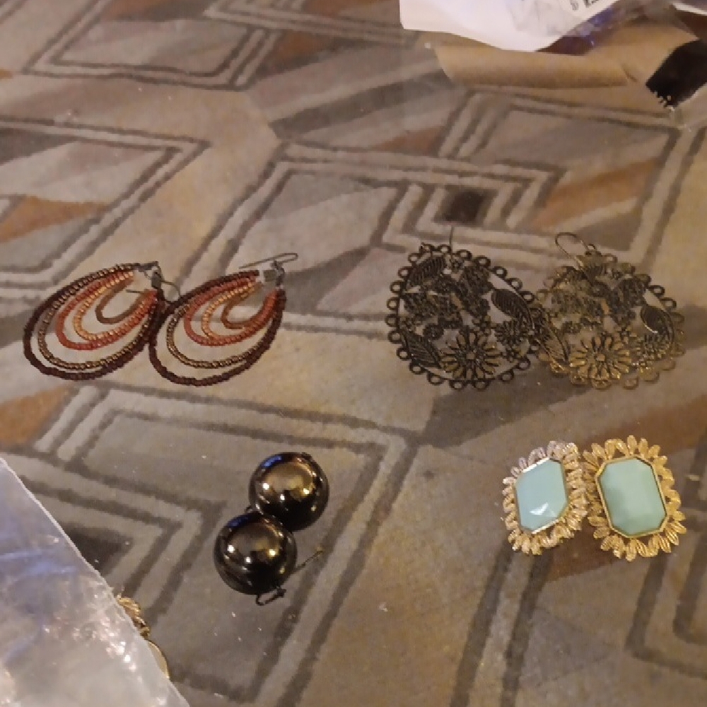 Elegant Black‎ and Gold pierced Earrings 4 prs in set as shown